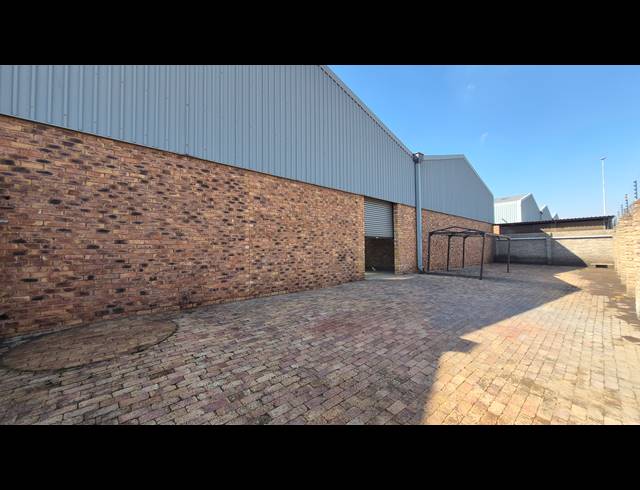 280M² FACTORY TO LET IN ANDERBOLT
